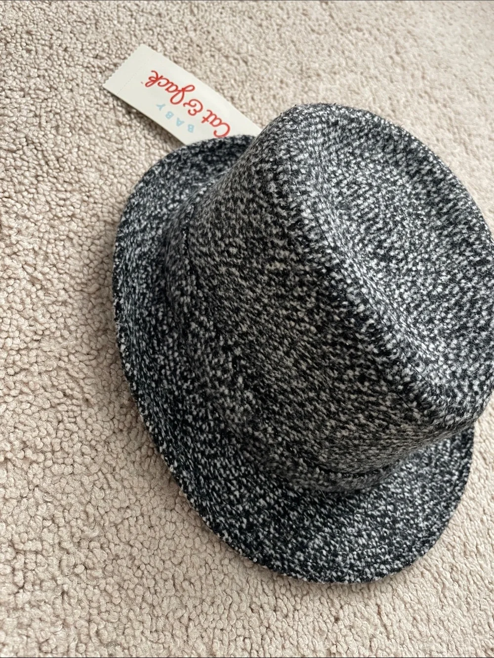 Cat & Jack Black and White Knit Fedora Hat for Men